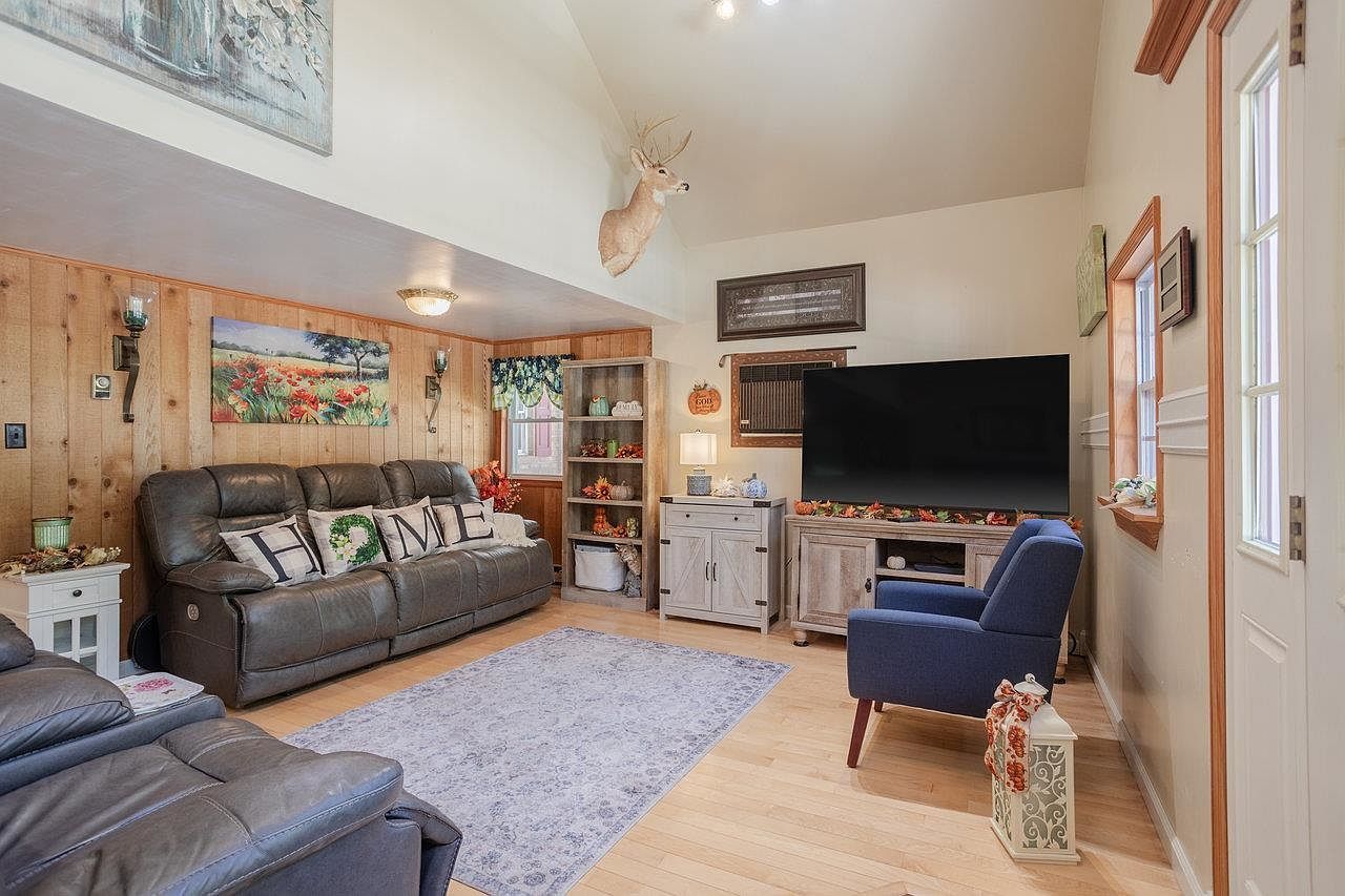 279 Helms Rd Stanley, VA 22851 - Thumbnail 5