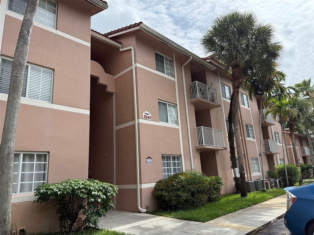 3241 Sabal Palm Mnr APT 301 Davie, FL 33024 - Thumbnail 5