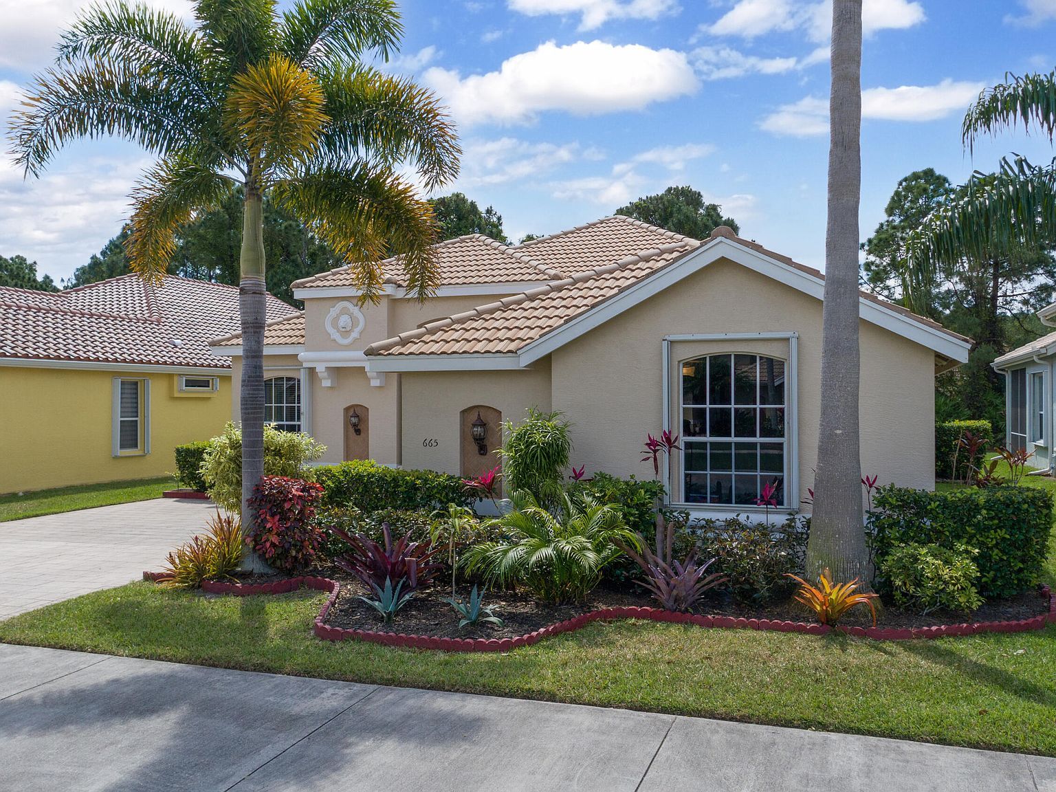 665 SW Lake Charles Cir Port Saint Lucie, FL 34986 - Thumbnail 5