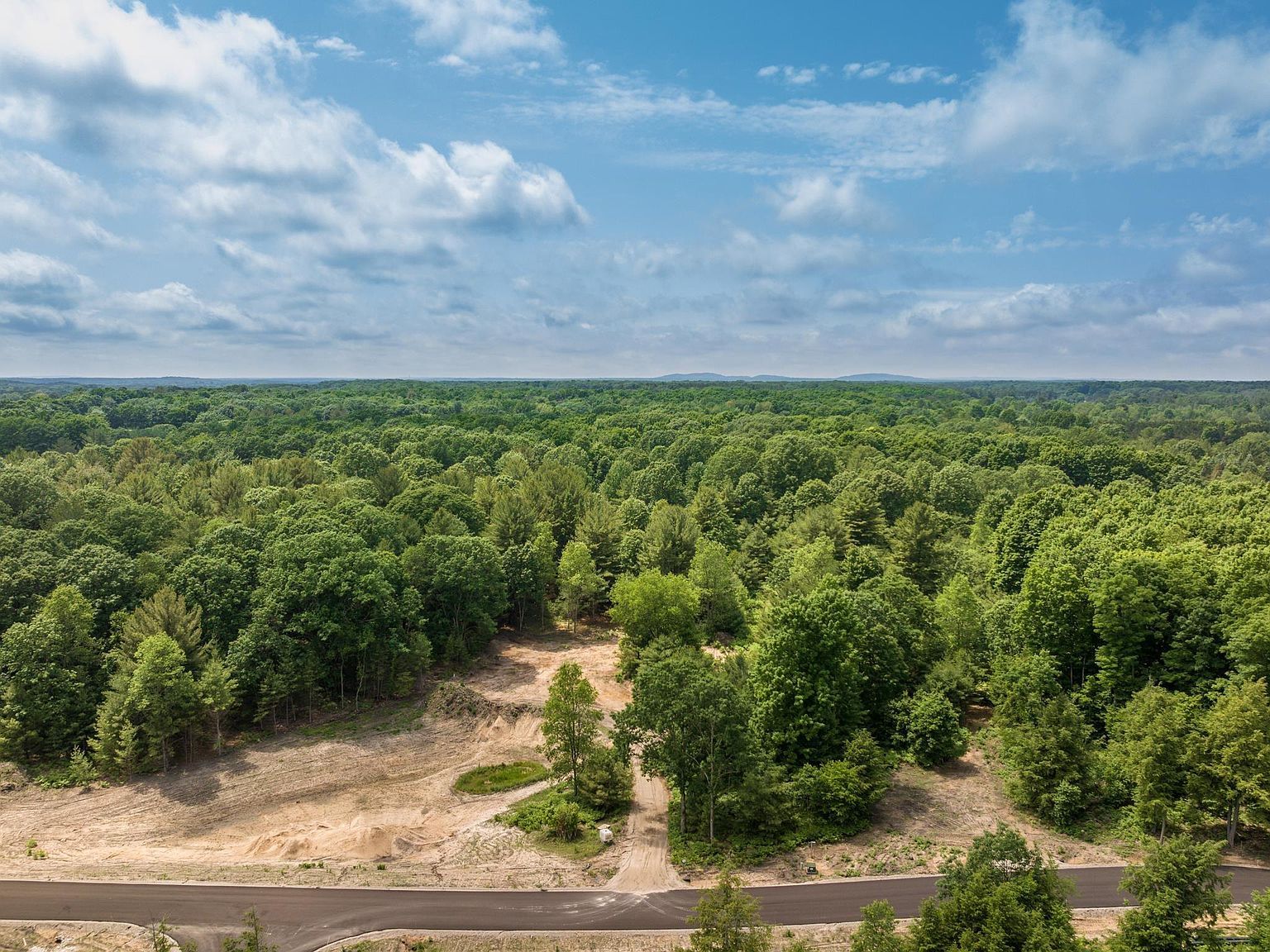 4717 Leaning Birch Dr #2 Traverse City, MI 49685 - Thumbnail 5