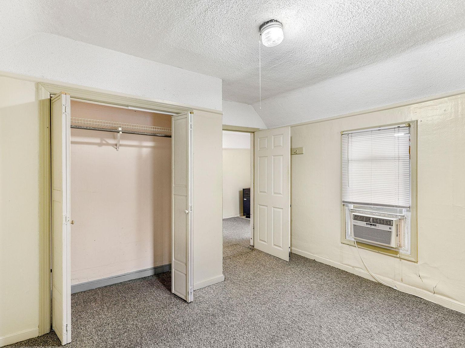 1070 21st Ave SE Minneapolis, MN 55414 - Thumbnail 5