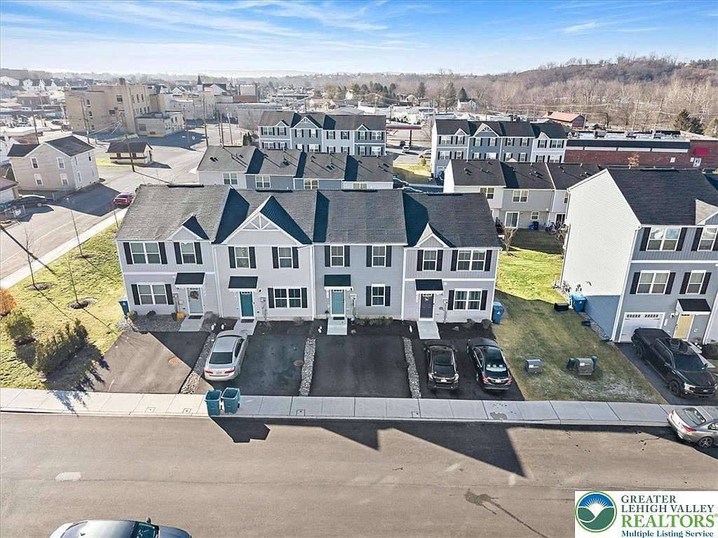 2142 Cross Country Rd Northampton, PA 18067 - Thumbnail 5