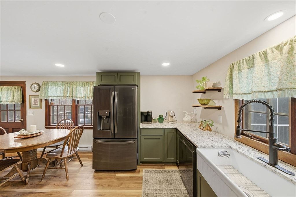 14 Seabrook Rd Salisbury, MA 01952 - Thumbnail 5