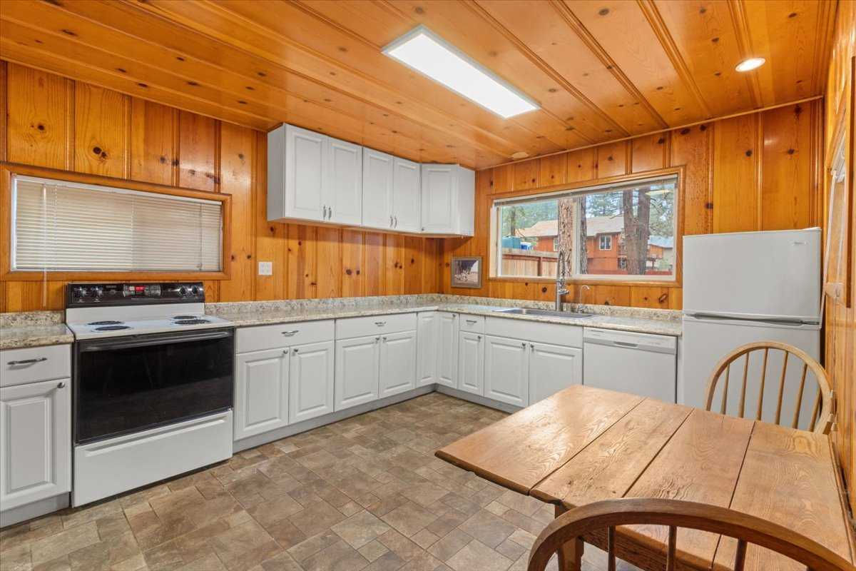 2520 Osborne Avenue, South Lake Tahoe, CA, USA, 96150 - Thumbnail 5