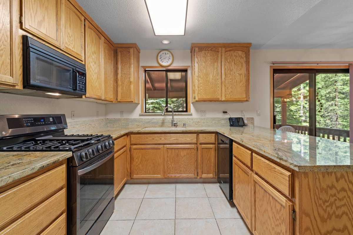 1568 Chippewa St, South Lake Tahoe, CA, USA, 96150 - Thumbnail 5