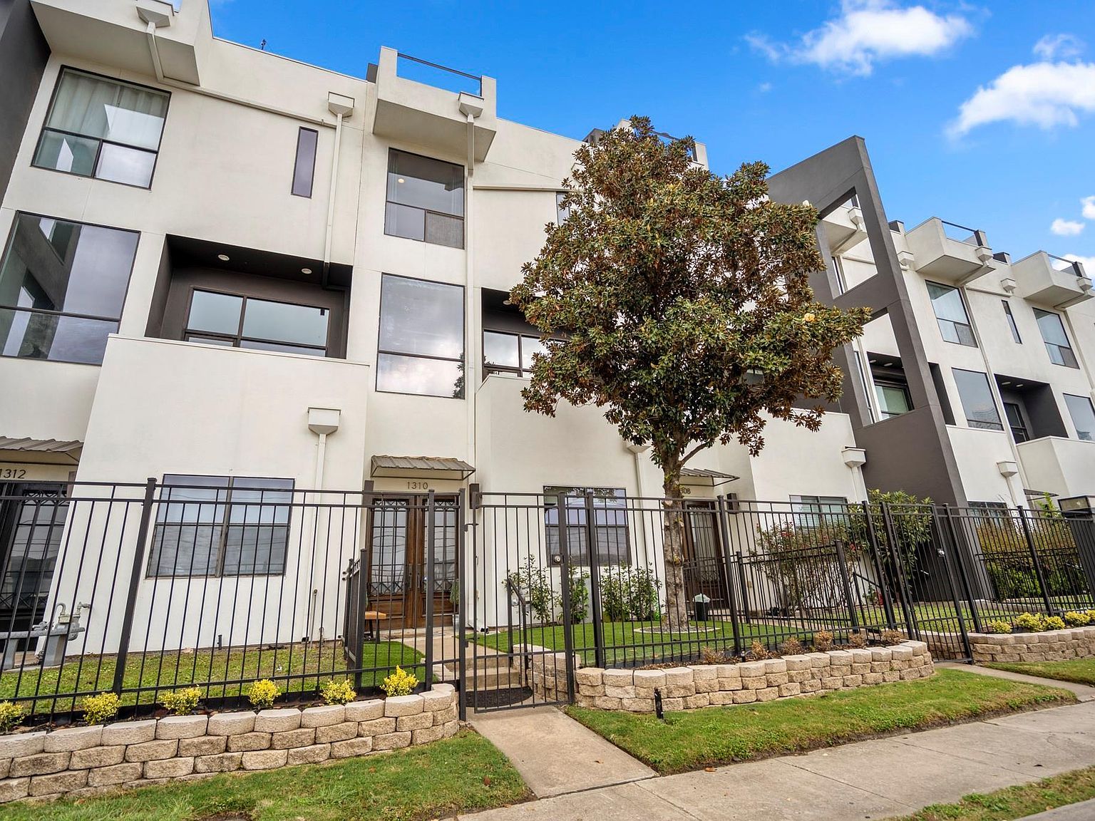 1310 W Dallas St Houston, TX 77019 - Thumbnail 5