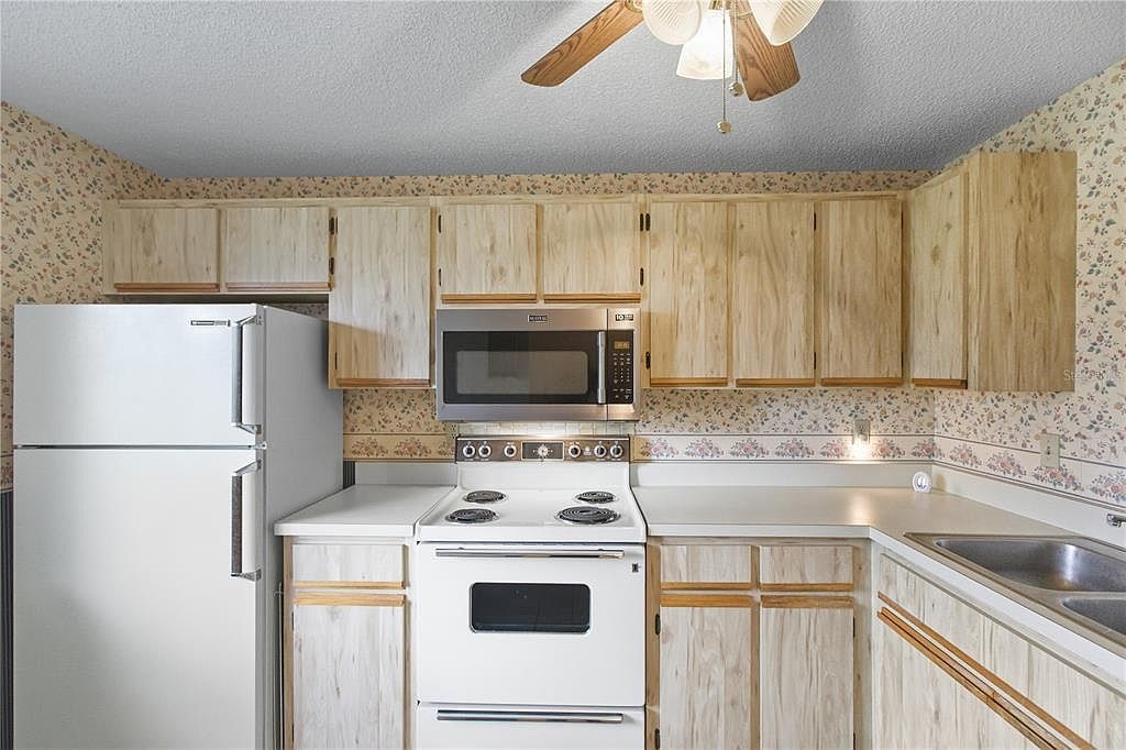 5908 36th Avenue Cir W Bradenton, FL 34209 - Thumbnail 5