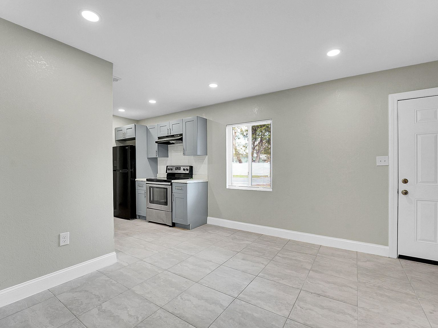 304 N 28th St Fort Pierce, FL 34947 - Thumbnail 5