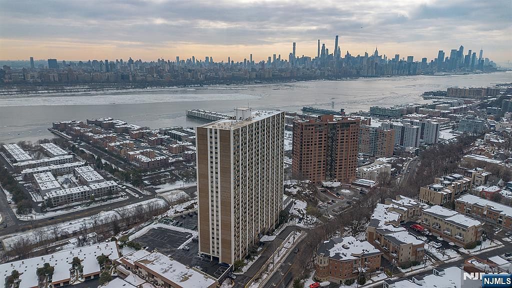 250 Gorge Rd APT 8J Cliffside Park, NJ 07010 - Thumbnail 5