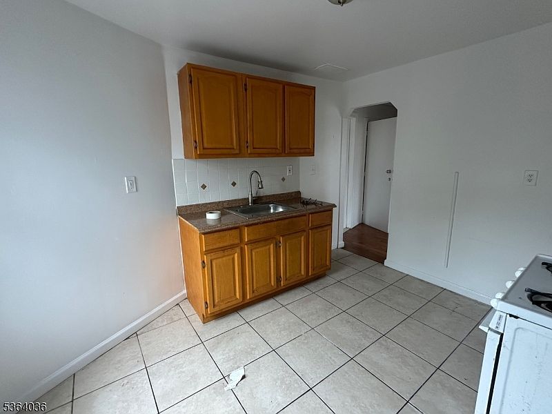 348 13th Ave Newark, NJ 07103 - Thumbnail 5