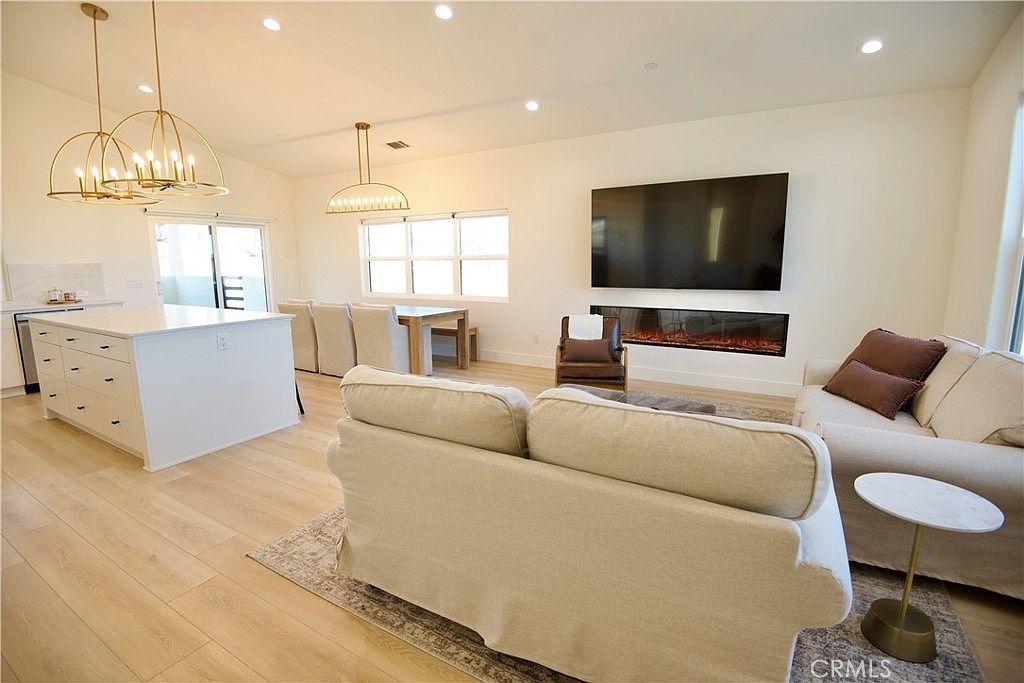 8354 Macron St Oak Hills, CA 92344 - Thumbnail 5