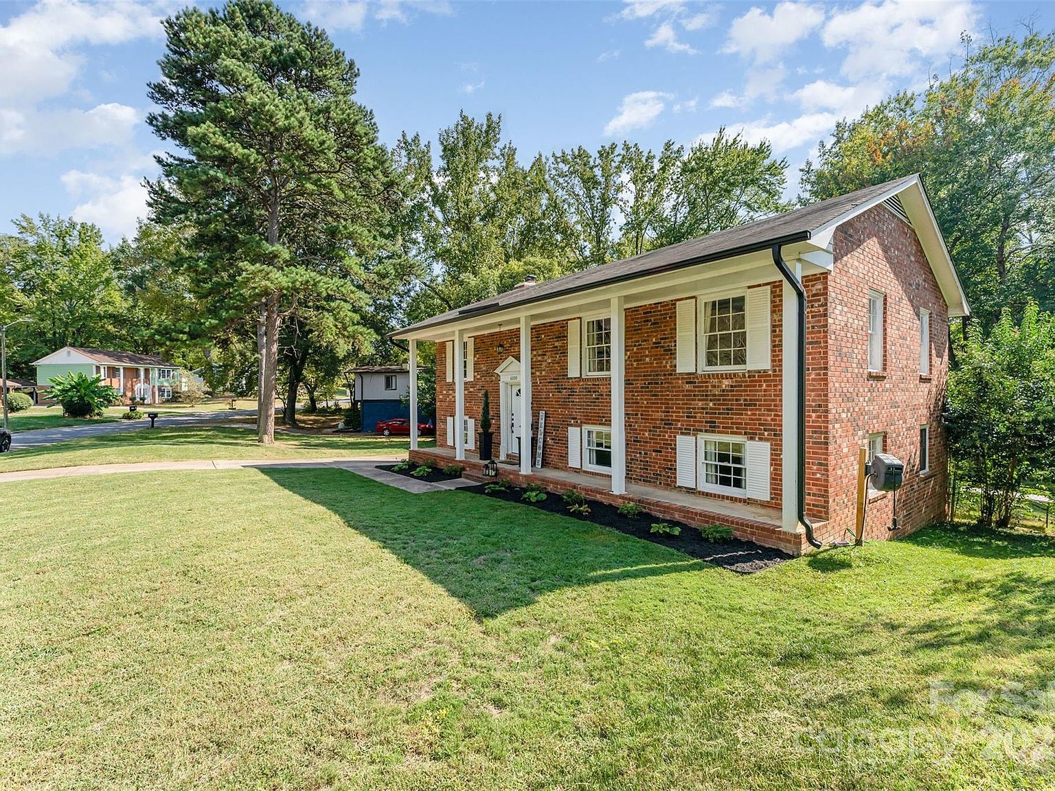 6000 Ferndale Pl Charlotte, NC 28215 - Thumbnail 5