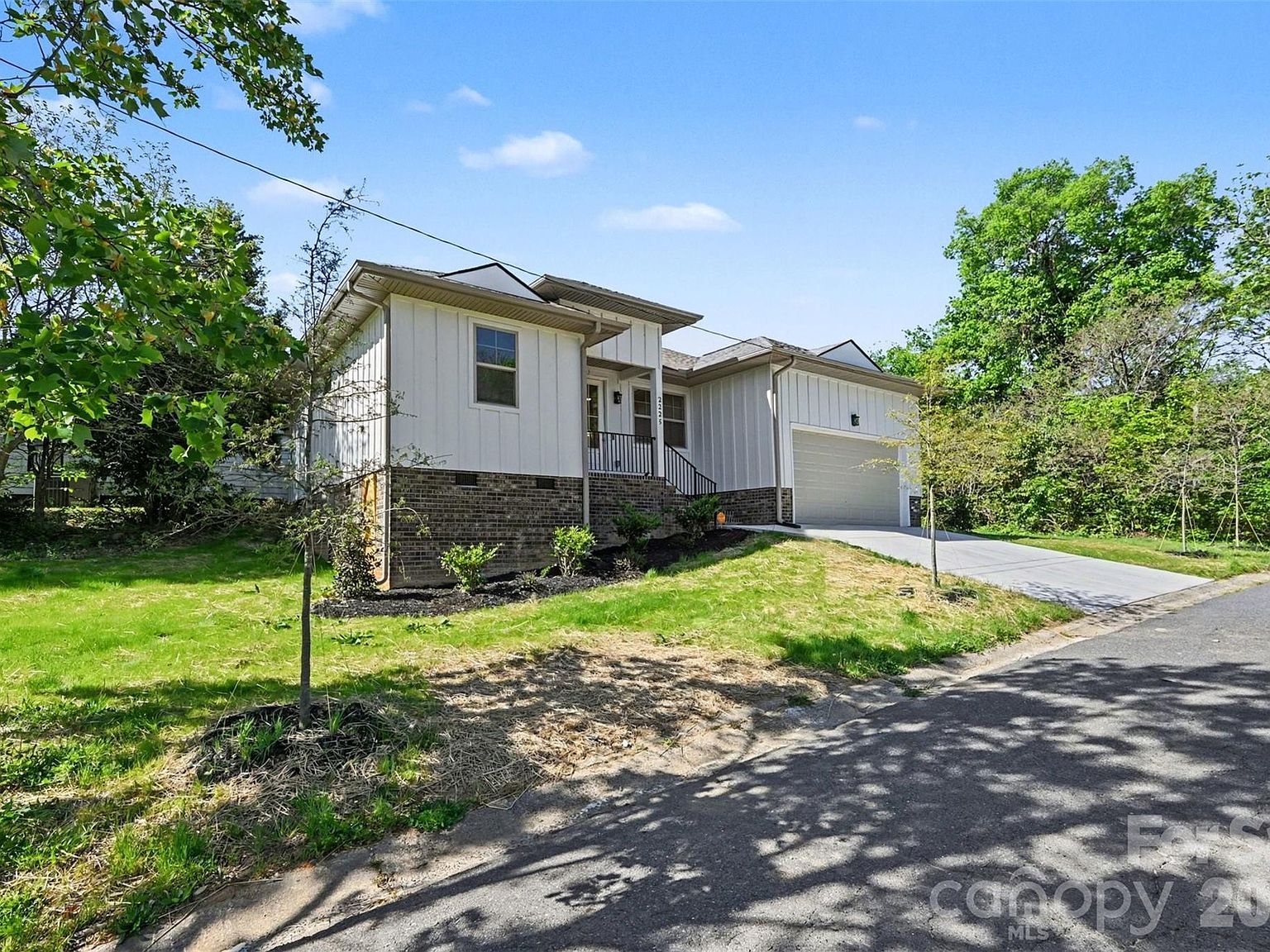 2225 Irma St Charlotte, NC 28216 - Thumbnail 5