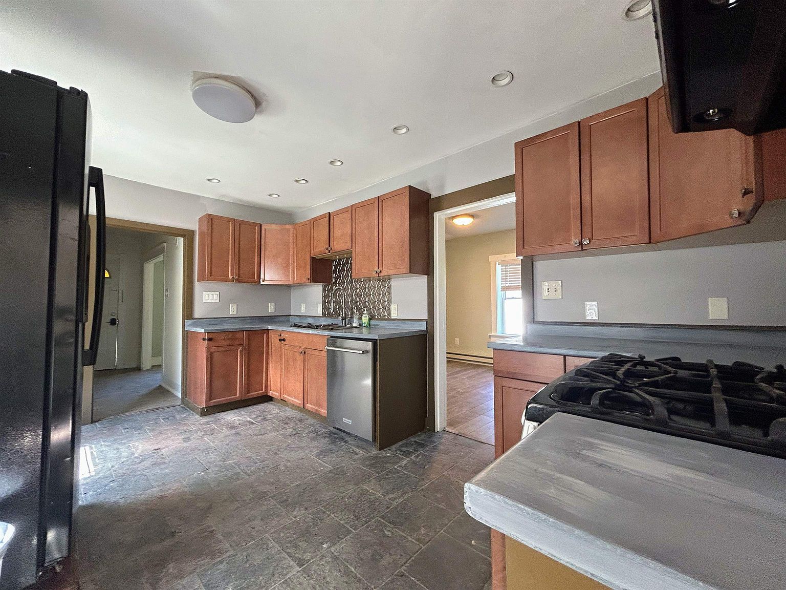 56 Furnace St Springfield, VT 05156 - Thumbnail 5