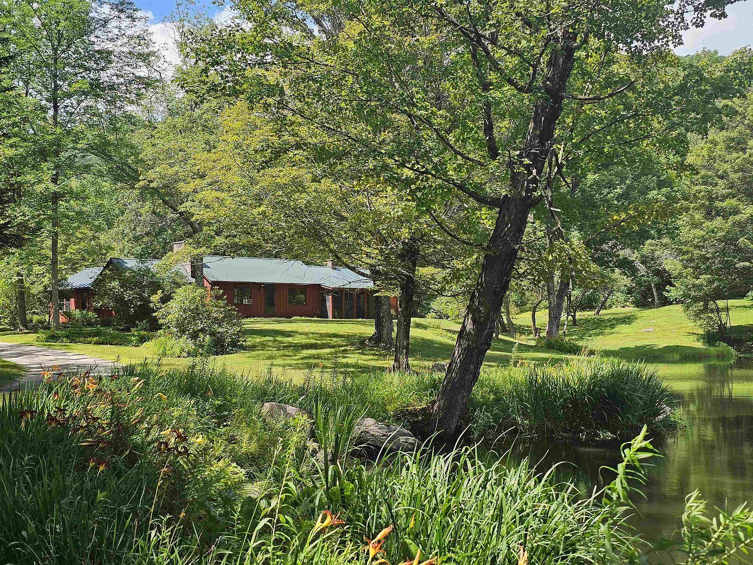 1342 Old Stage Rd Chester, VT 05143 - Thumbnail 5