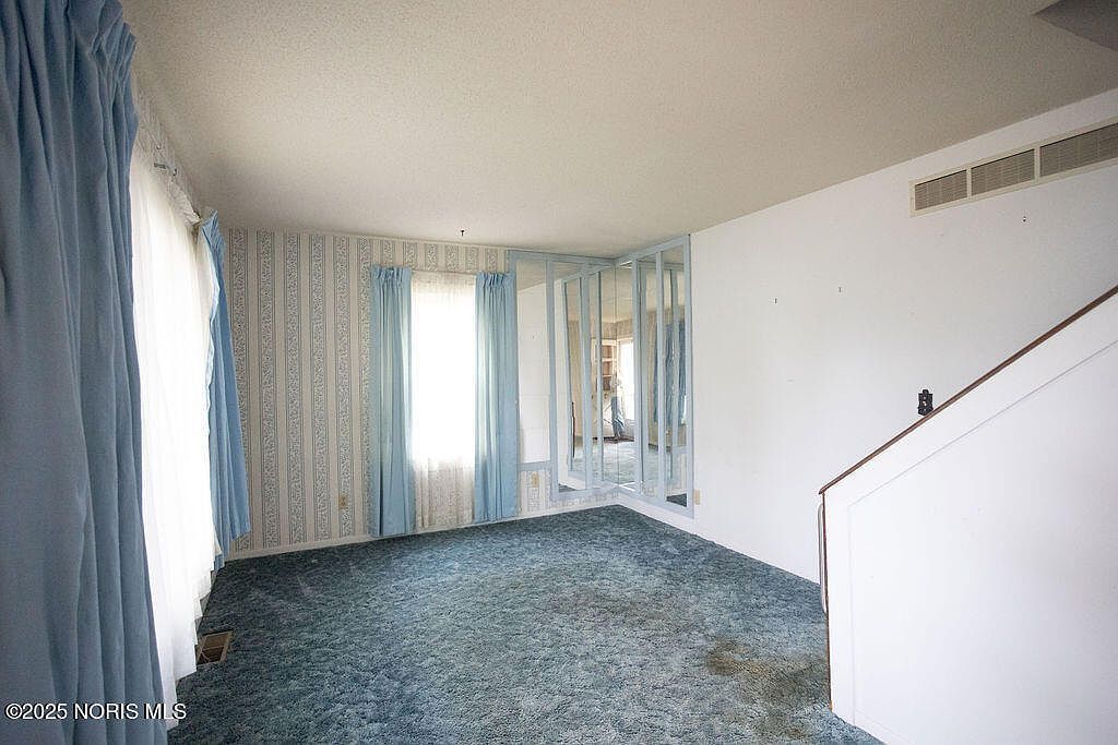 200 E Edgar Ave Findlay, OH 45840 - Thumbnail 5