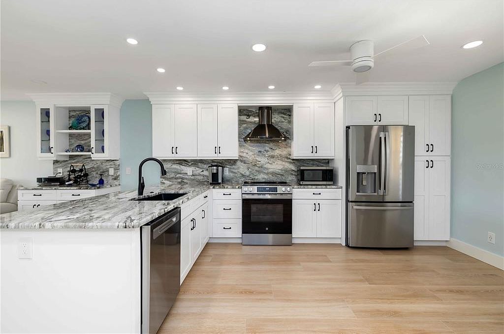 4860 Gulf Of Mexico Dr #13 Longboat Key, FL 34228 - Thumbnail 5