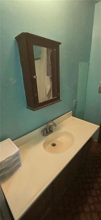 315 S 3rd St Iola, KS 66749 - Thumbnail 5