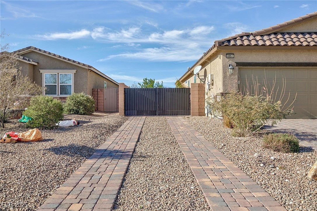 6951 Cinder Crow Ct Las Vegas, NV 89131 - Thumbnail 5