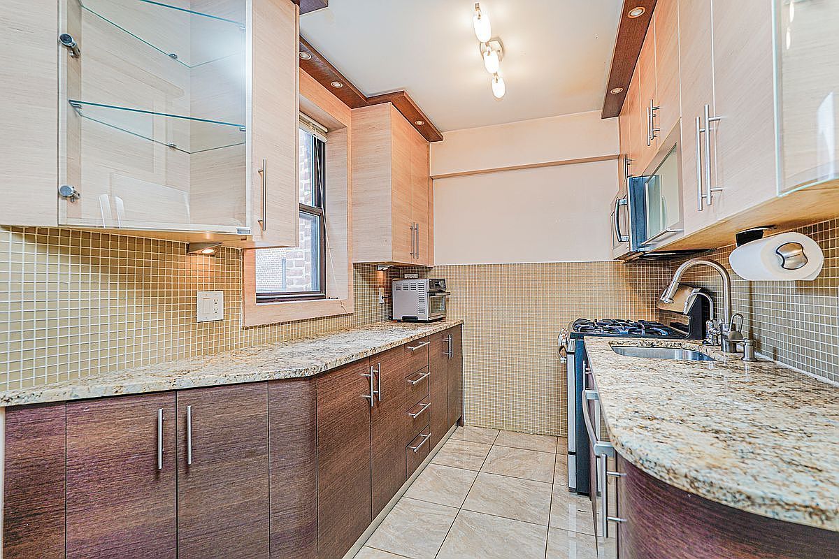 2546 E 13th St APT D9 Brooklyn, NY 11235 - Thumbnail 5