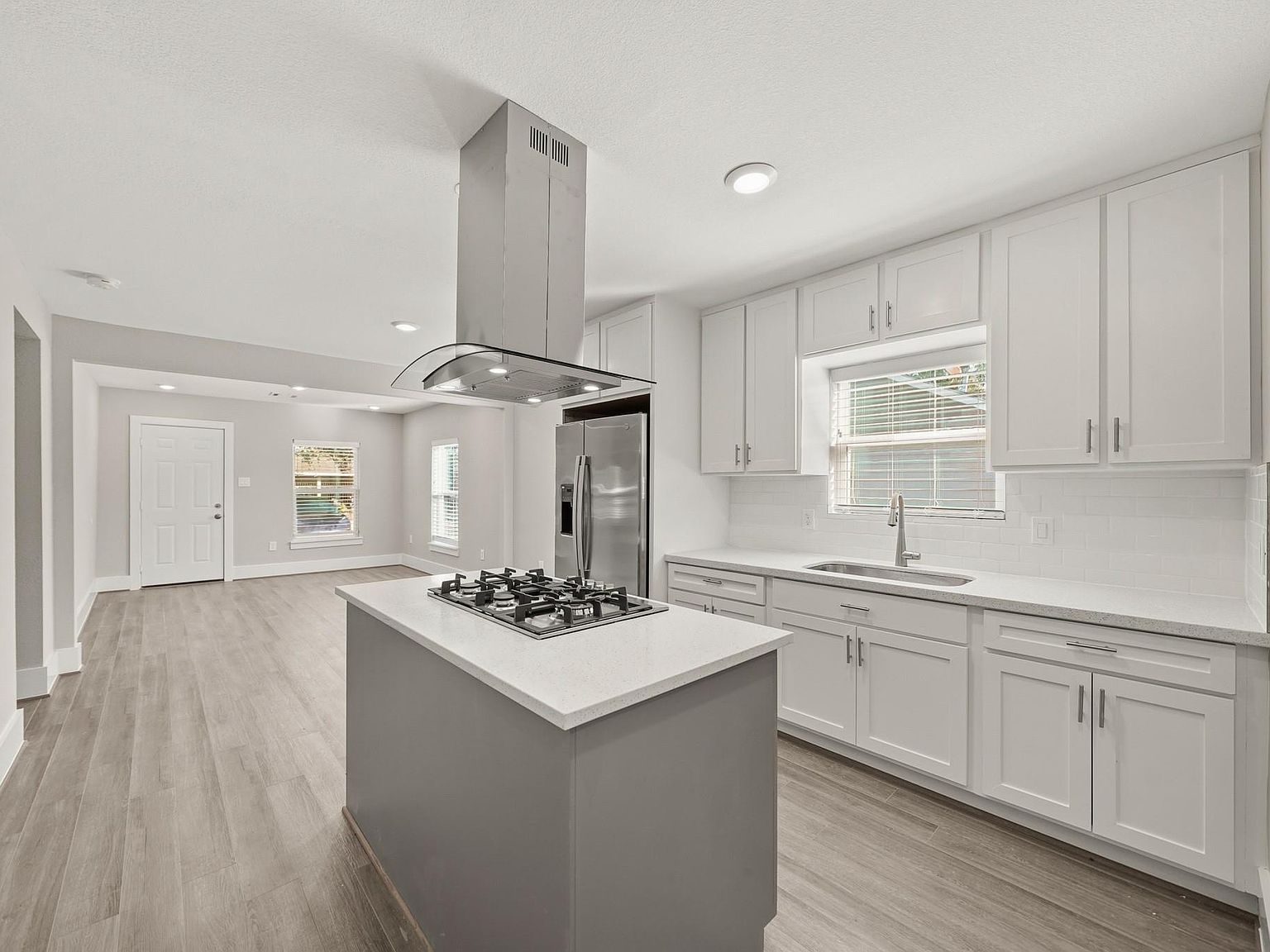 8302 Tavenor Ln Houston, TX 77075 - Thumbnail 5