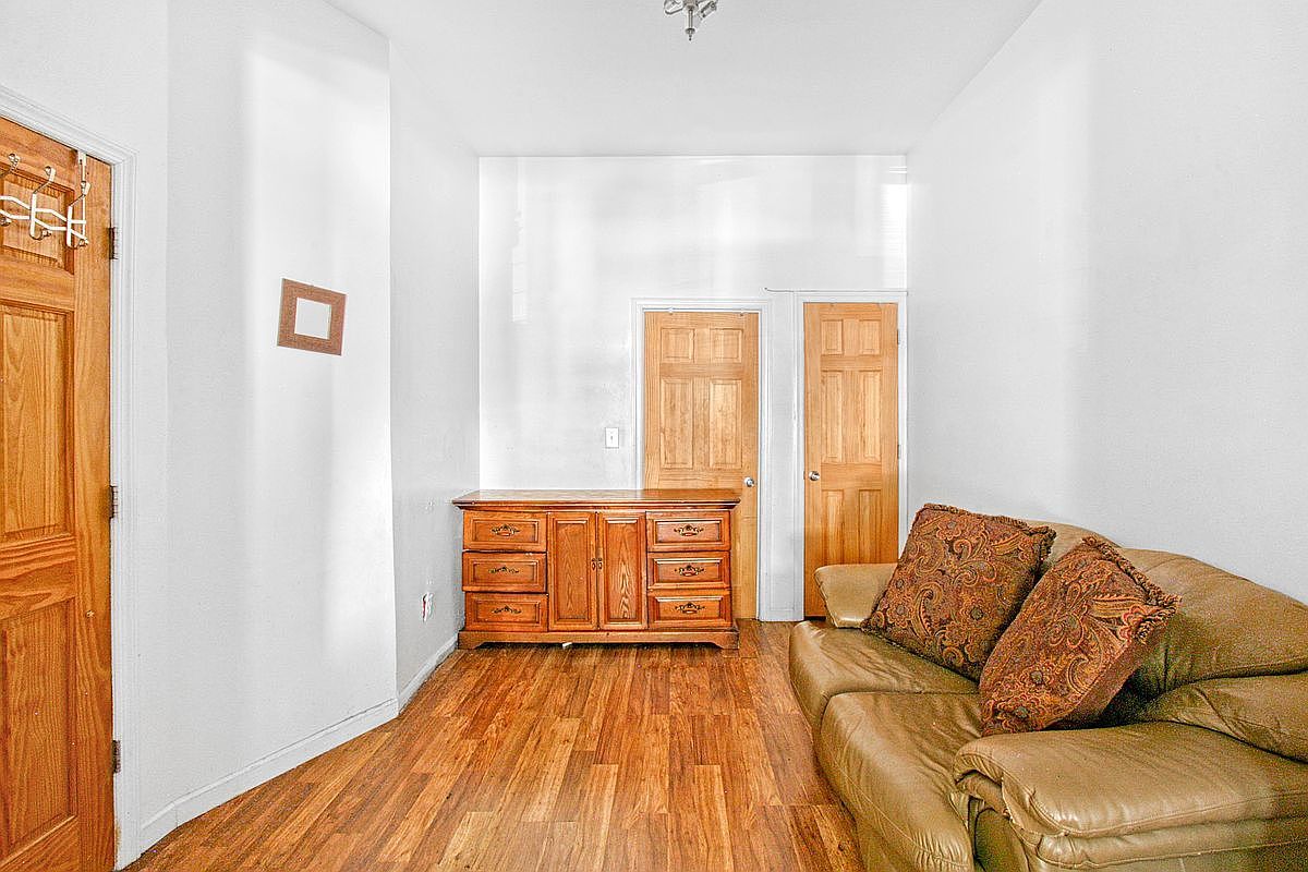 614 Saint Johns Pl Brooklyn, NY 11238 - Thumbnail 5