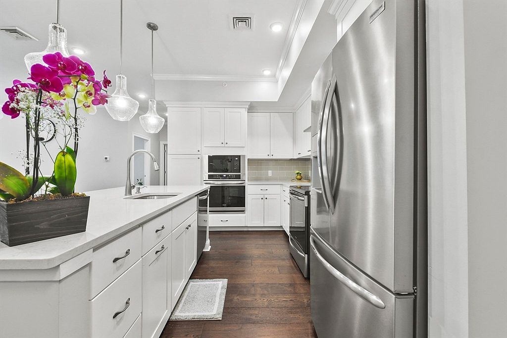 635 Old Post Rd #303 Sharon, MA 02067 - Thumbnail 5