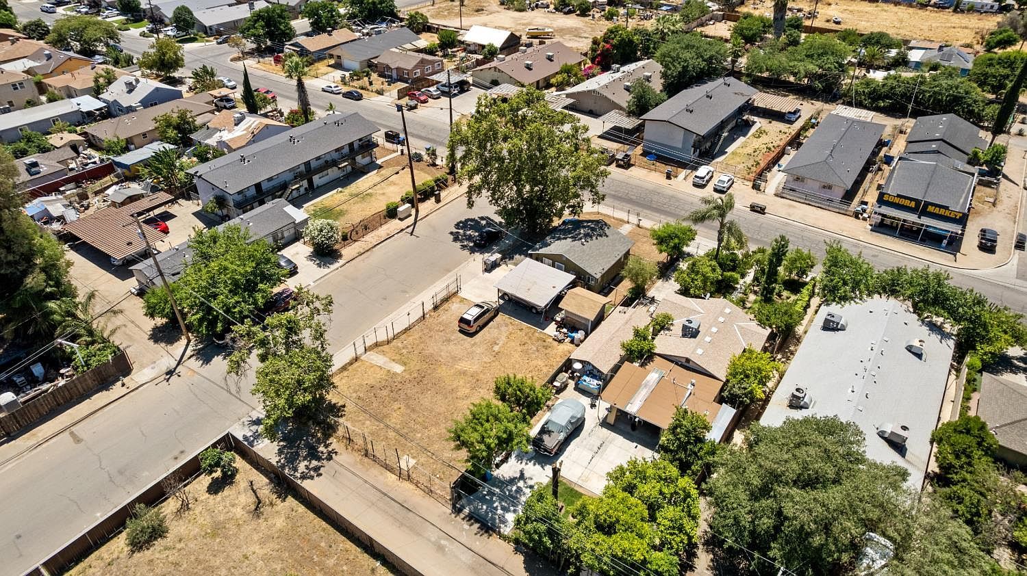 3940 E Burns Ave Fresno, CA 93725 - Thumbnail 5