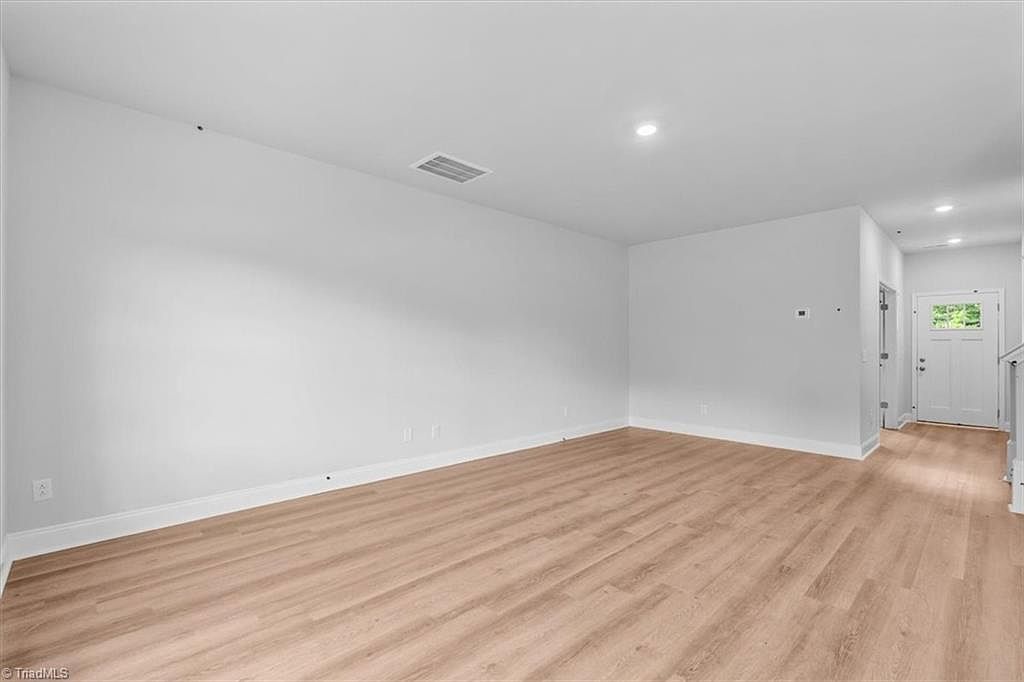 4192 Emmas Way East Bend, NC 27018 - Thumbnail 5