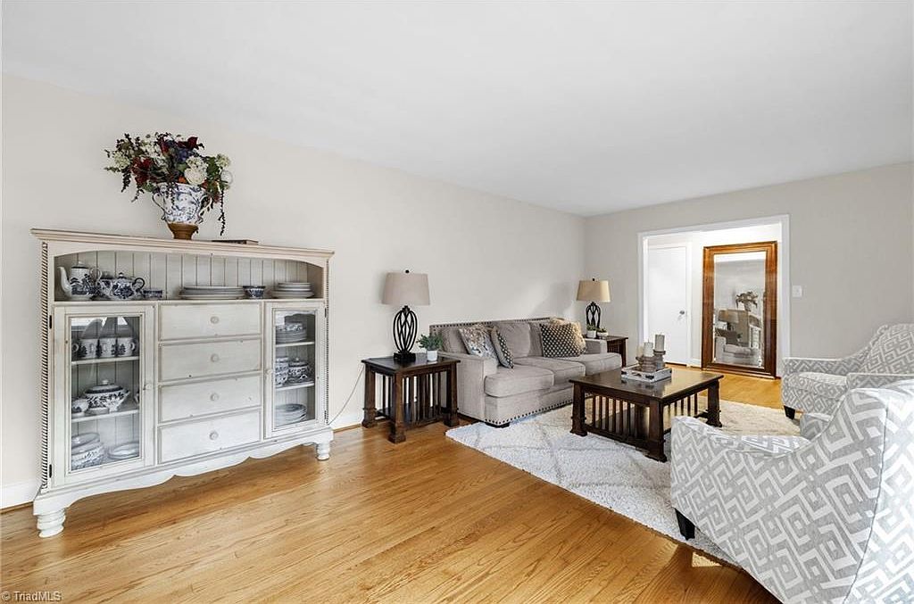 4004 Dogwood Dr Greensboro, NC 27410 - Thumbnail 5