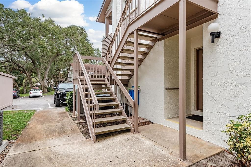 511 Longfellow Ct APT D Safety Harbor, FL 34695 - Thumbnail 5