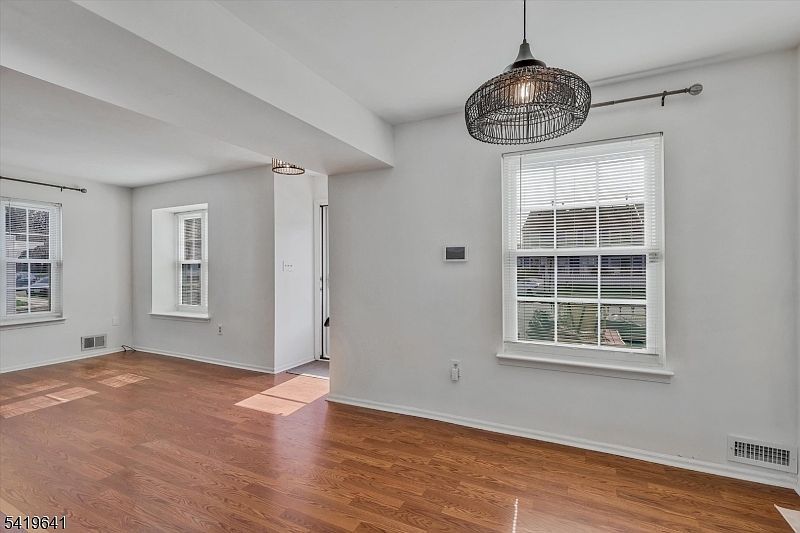 81 Almond Dr Somerset, NJ 08873 - Thumbnail 5