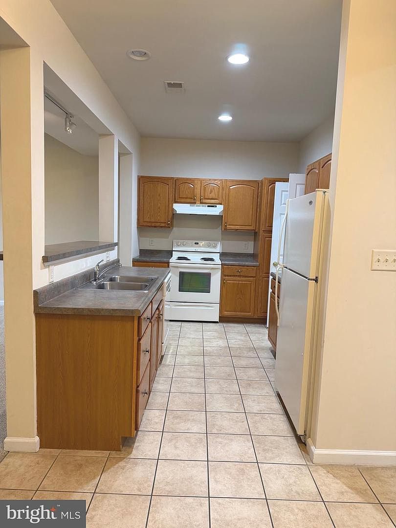 2048 Powell Dr Chambersburg, PA 17201 - Thumbnail 5