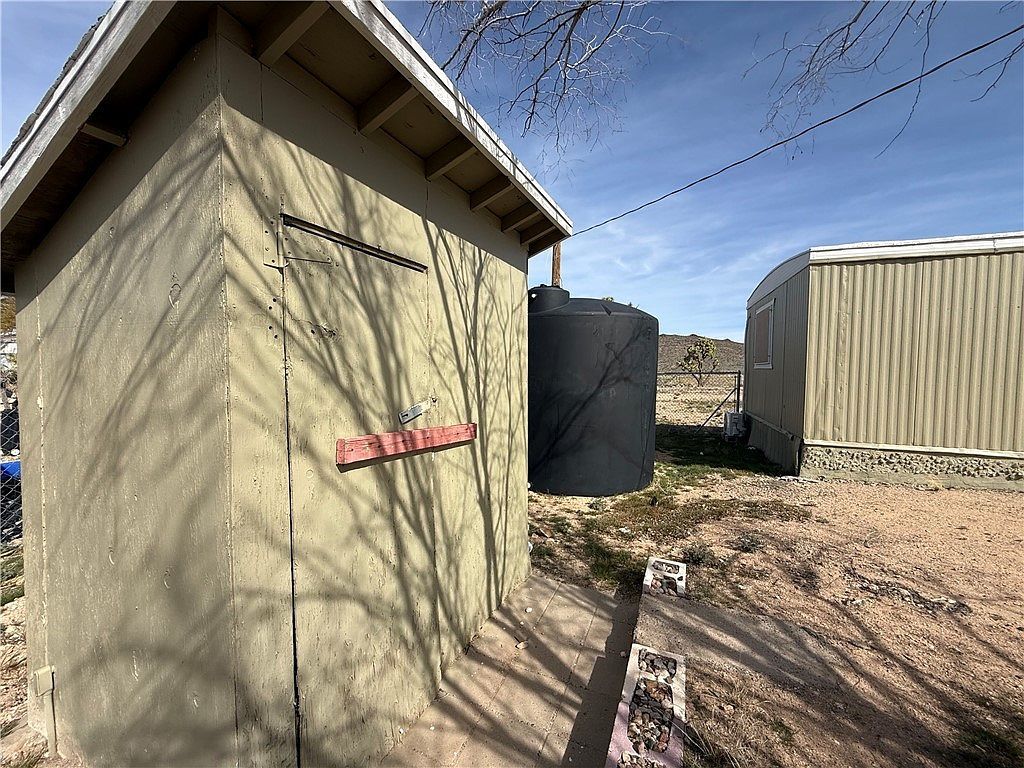 18852 N Telegraph Dr Dolan Springs, AZ 86441 - Thumbnail 5