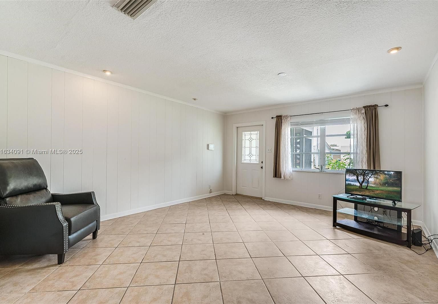 6930 NW 11th Ct Pompano Beach, FL 33063 - Thumbnail 5