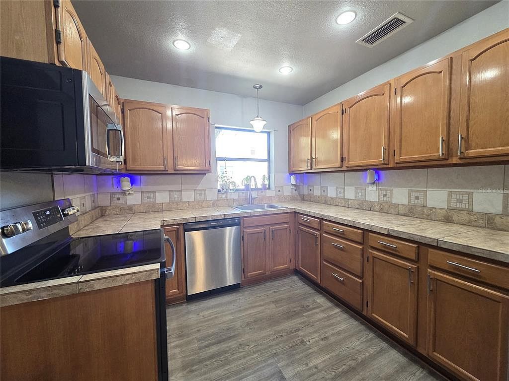 21390 Lehouier Dr Brooksville, FL 34601 - Thumbnail 5