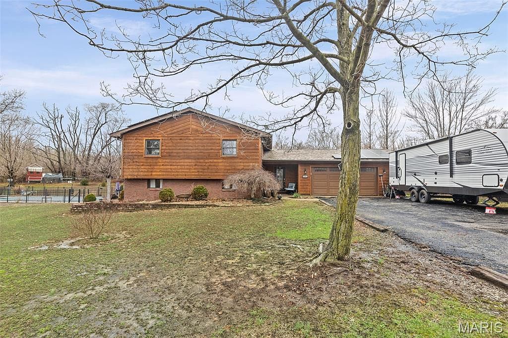 2039 Shook Ln Centralia, IL 62801 - Thumbnail 5