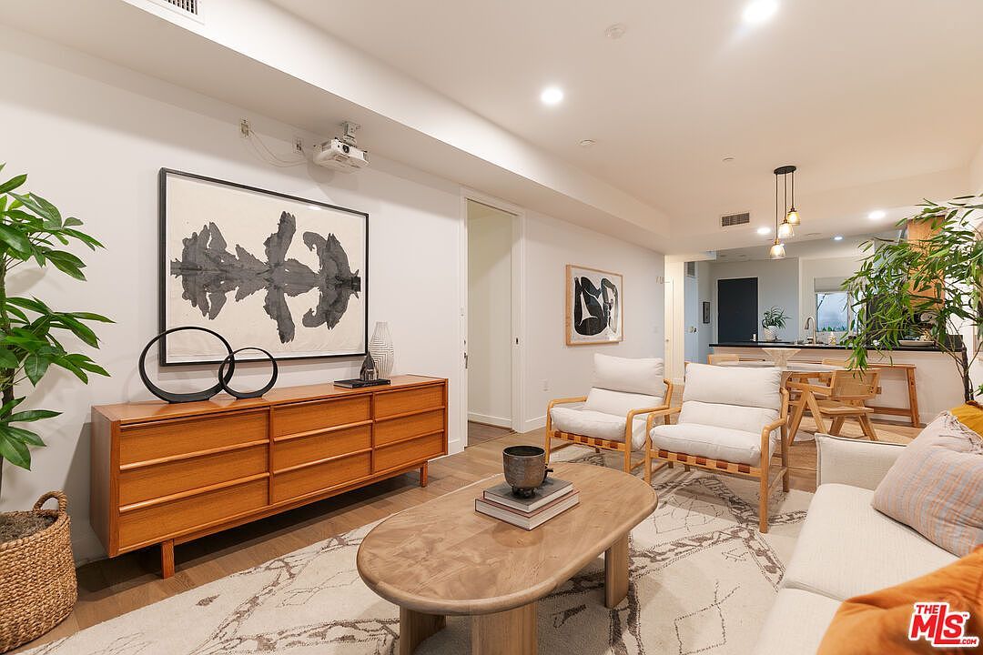 6001 Carlton Way APT 105 Los Angeles, CA 90028 - Thumbnail 5