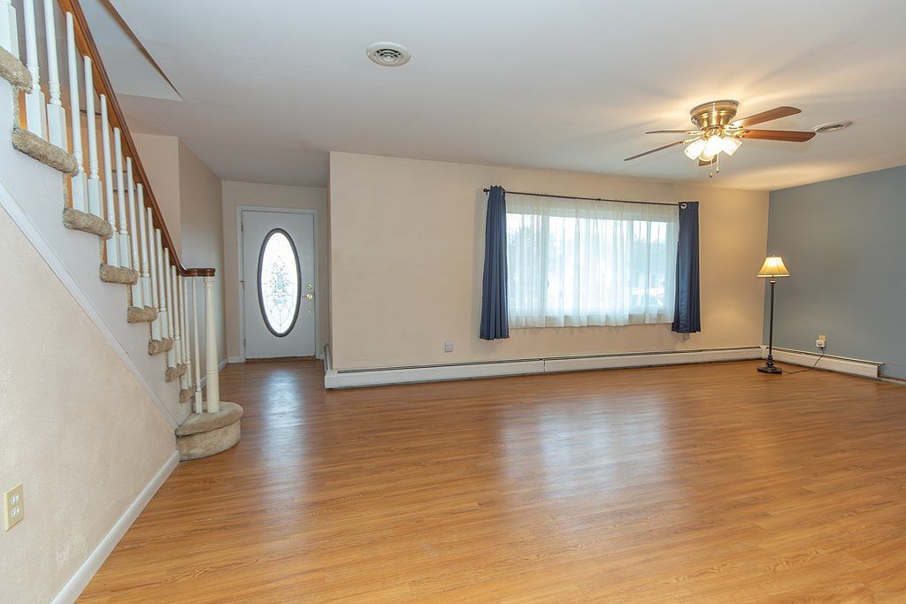 527 Center St Milton, PA 17847 - Thumbnail 5