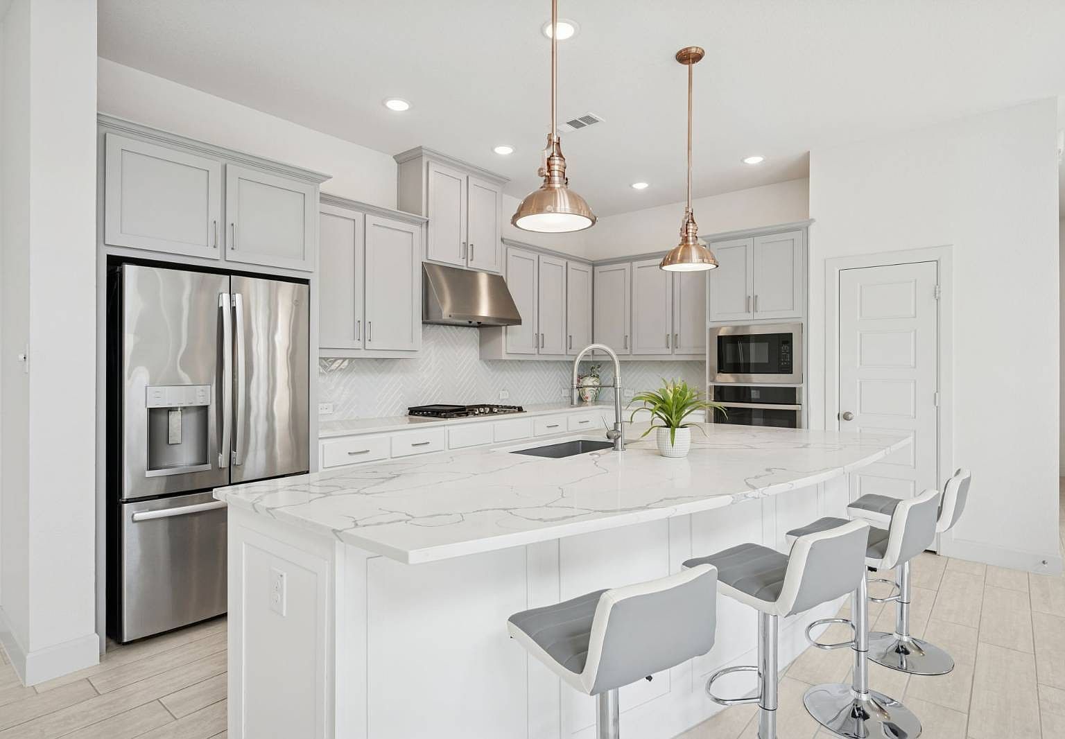 648 Courtyard Ln Irving, TX 75039 - Thumbnail 5