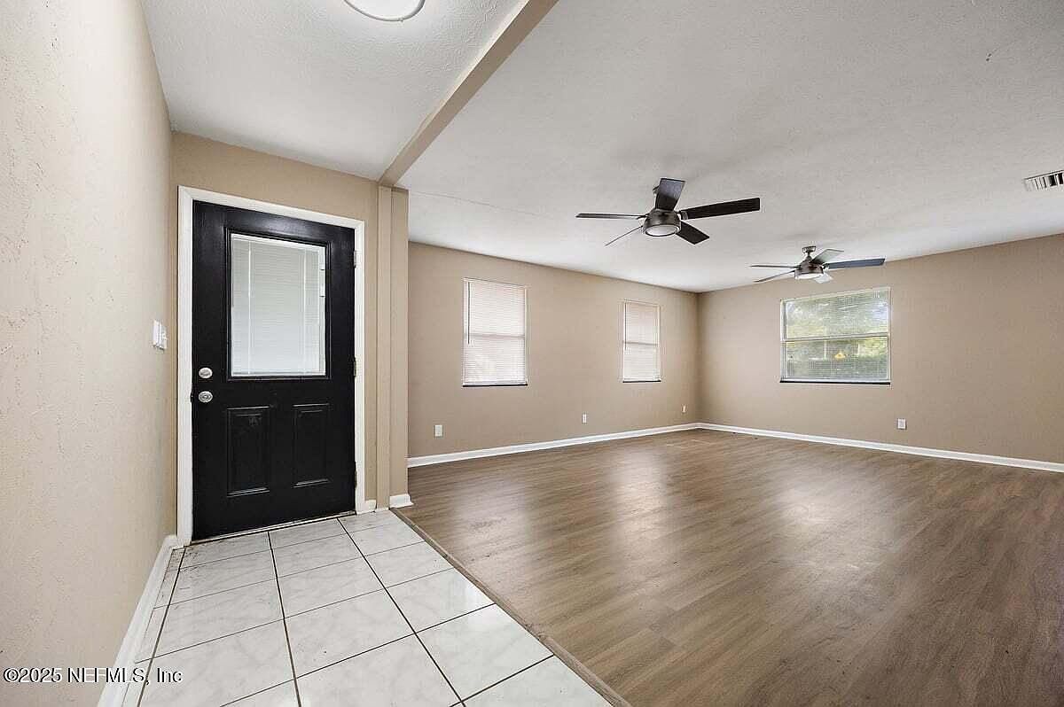 252 Spring Forest Ave Jacksonville, FL 32216 - Thumbnail 5