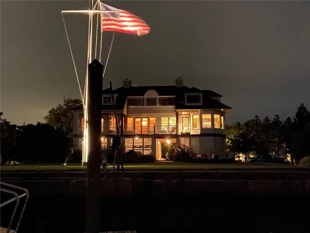 9 Hope St Bristol, RI 02809 - Thumbnail 5