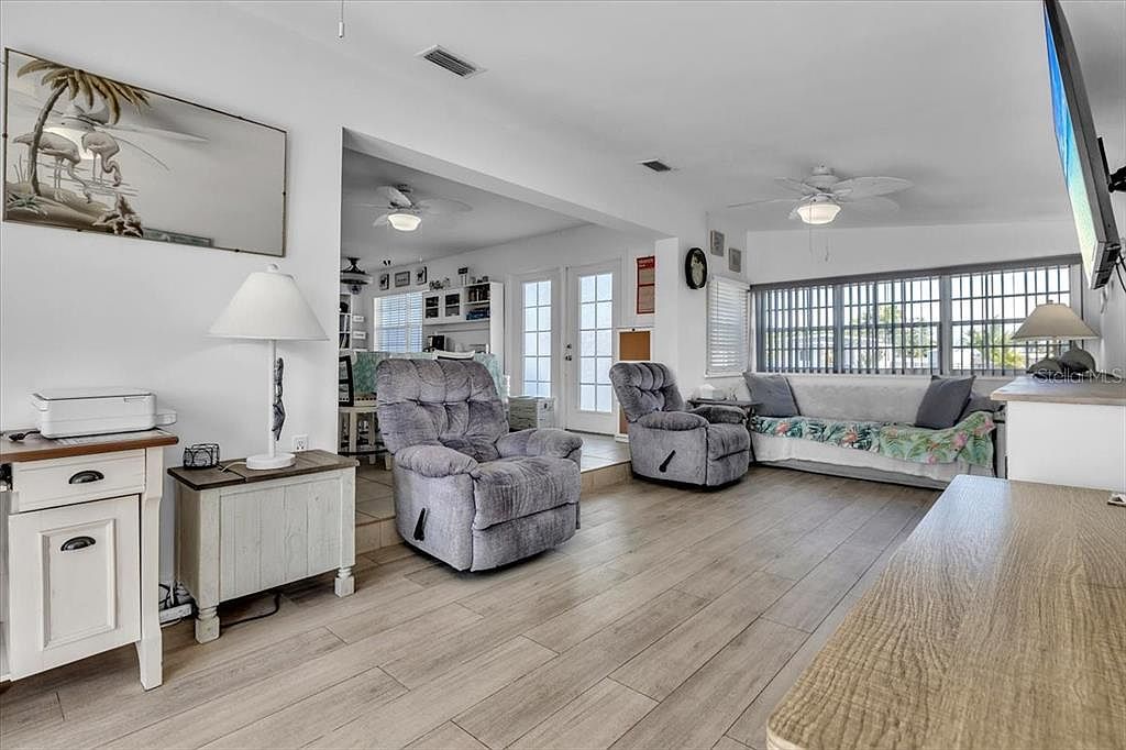 137 Poinsettia Cir NE Pt Charlotte, FL 33952 - Thumbnail 5