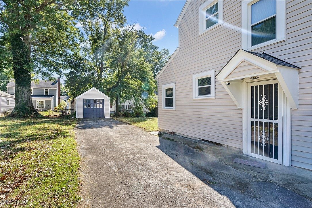 447 Mistletoe Ave Youngstown, OH 44511 - Thumbnail 5