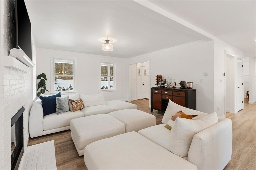 69 Forest St Middleton, MA 01949 - Thumbnail 5