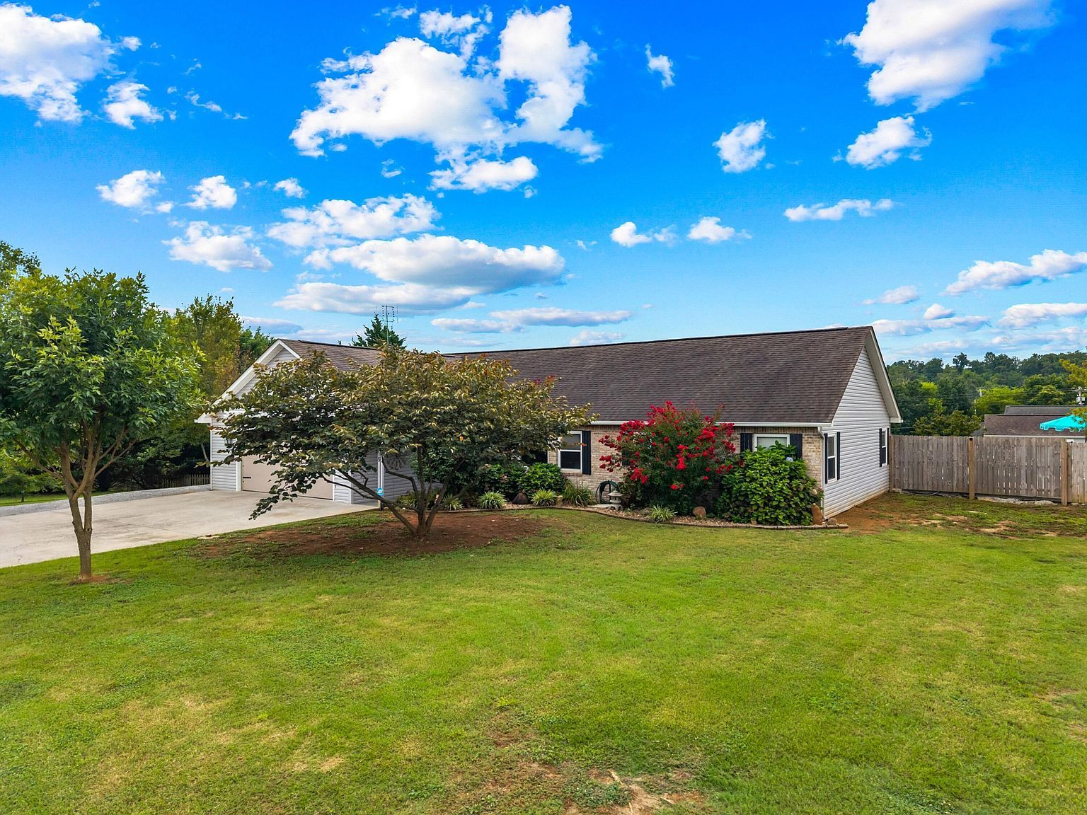 1635 Sams Dr Dandridge, TN 37725 - Thumbnail 5