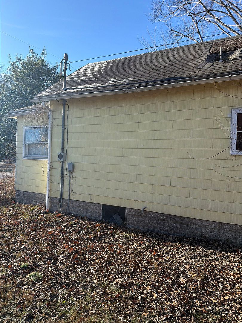 365 S 2nd St Livingston, IL 62058 - Thumbnail 5