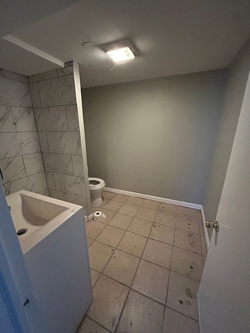 8211 S Saginaw Ave Chicago, IL 60617 - Thumbnail 5