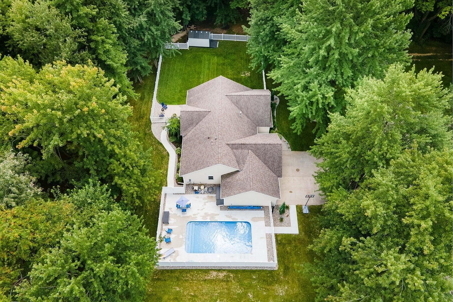 231 Aaron Dr Coldwater, MI 49036 - Thumbnail 5