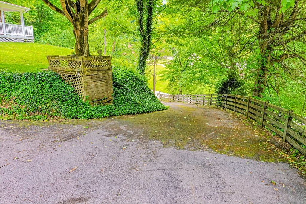 2477 Leemaster Dr Vansant, VA 24656 - Thumbnail 5